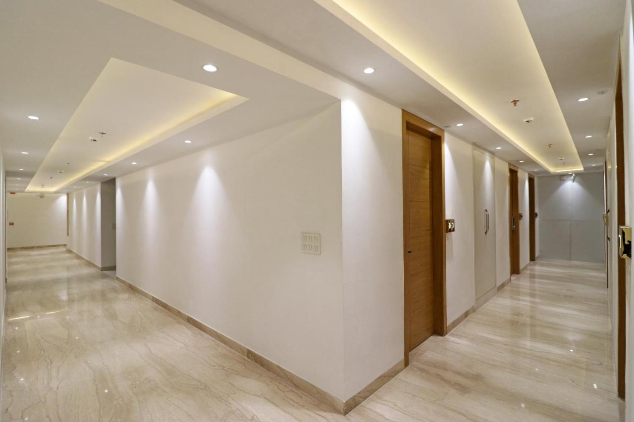 Capital O Hotel Star Inn Near Chhatarpur Metro Station Nueva Delhi Exterior foto