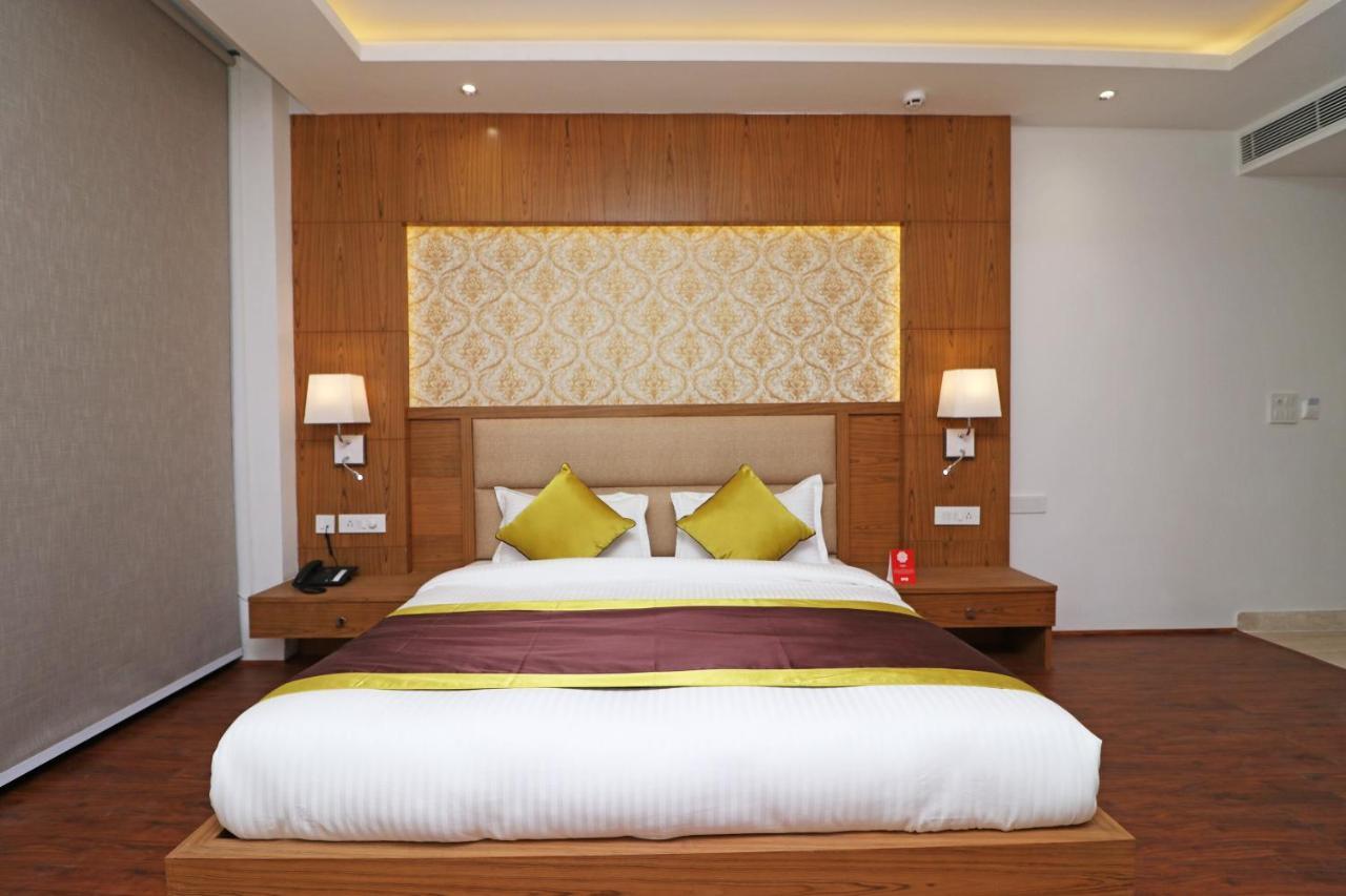 Capital O Hotel Star Inn Near Chhatarpur Metro Station Nueva Delhi Exterior foto